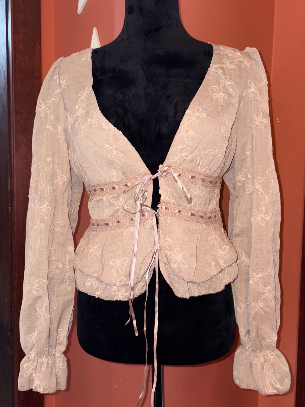 5/$25‼️Embroidered Tie-Front Blouse in Light Beige